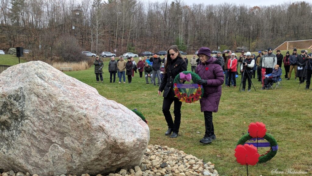 10 laying the Cantley wreath (1)